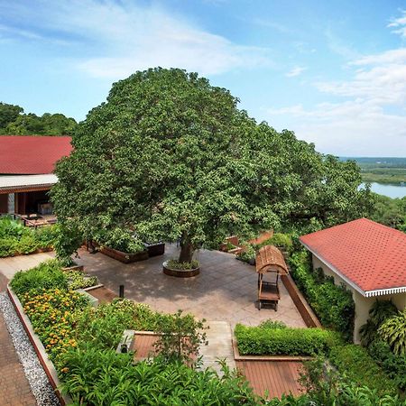 Doubletree By Hilton Goa - Panaji Hotell Eksteriør bilde