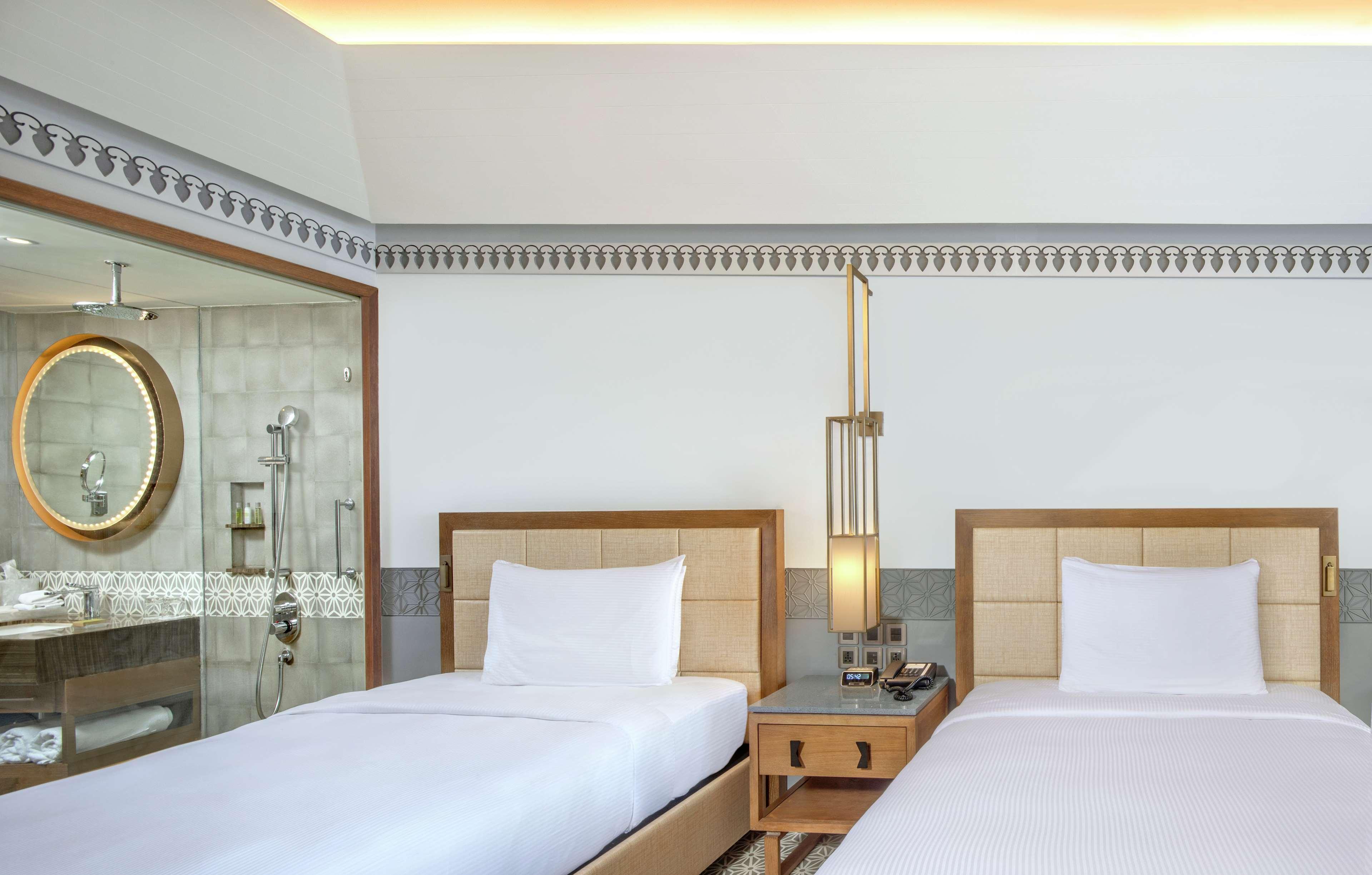Doubletree By Hilton Goa - Panaji Hotell Eksteriør bilde