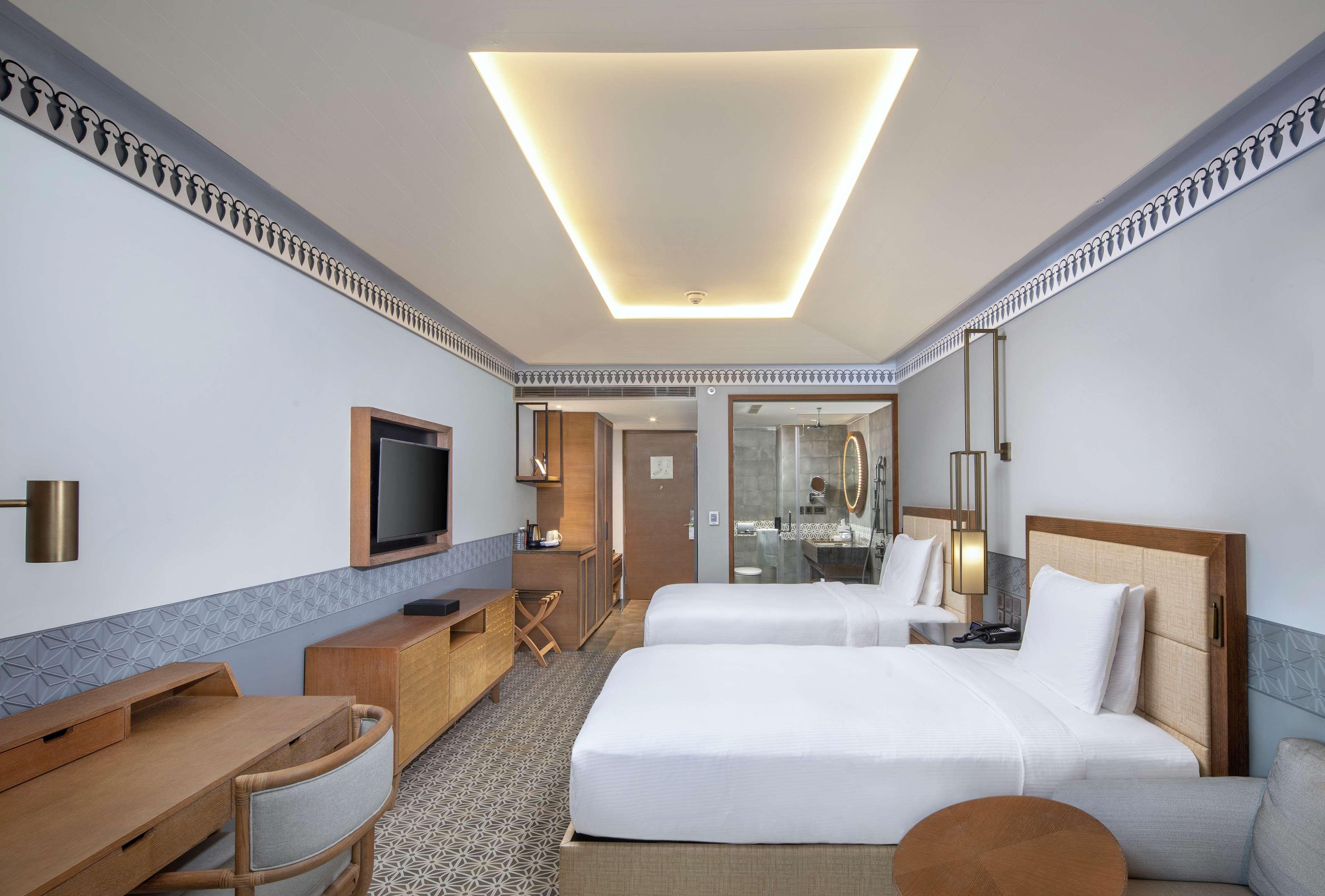 Doubletree By Hilton Goa - Panaji Hotell Eksteriør bilde