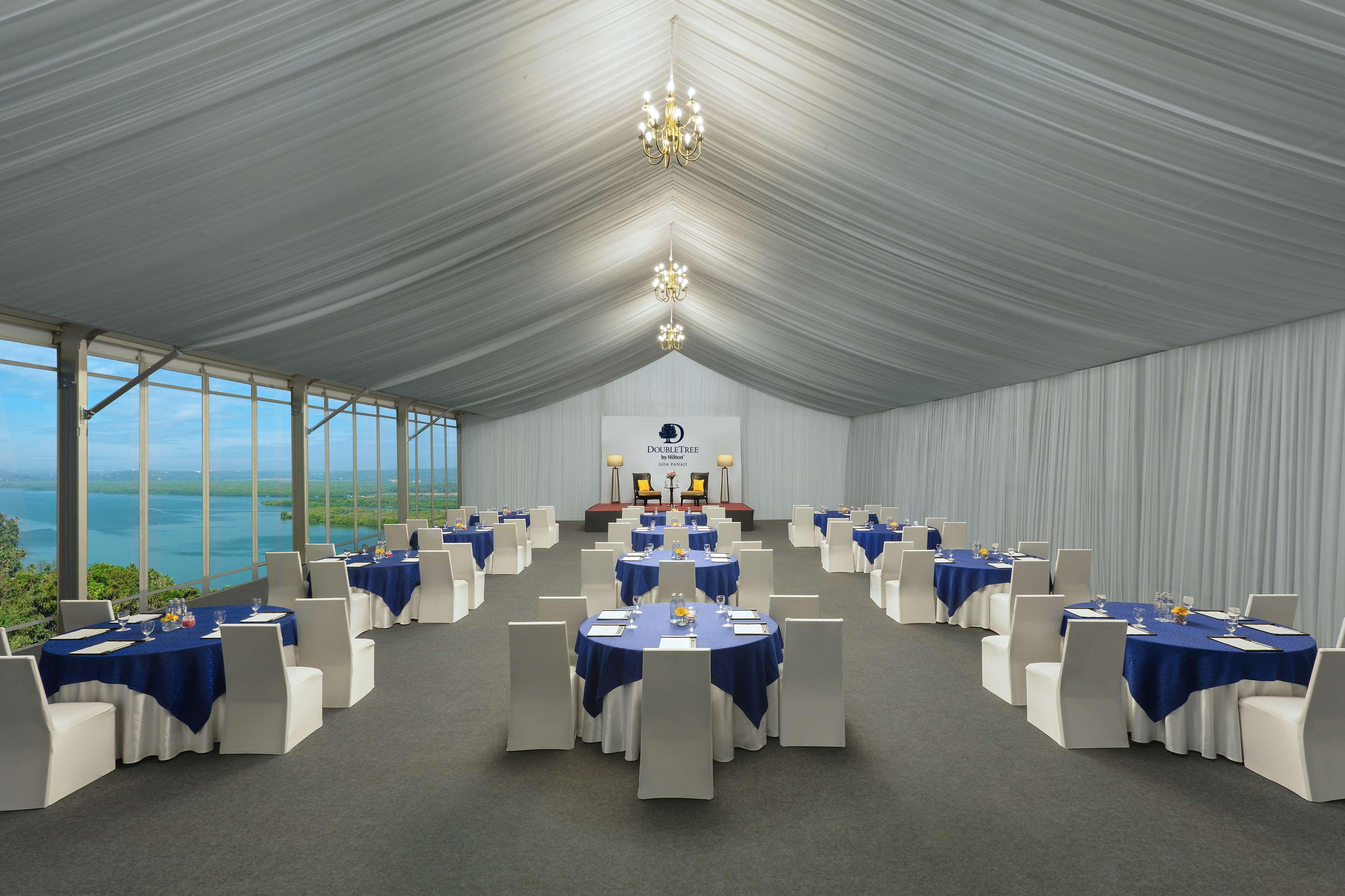 Doubletree By Hilton Goa - Panaji Hotell Eksteriør bilde