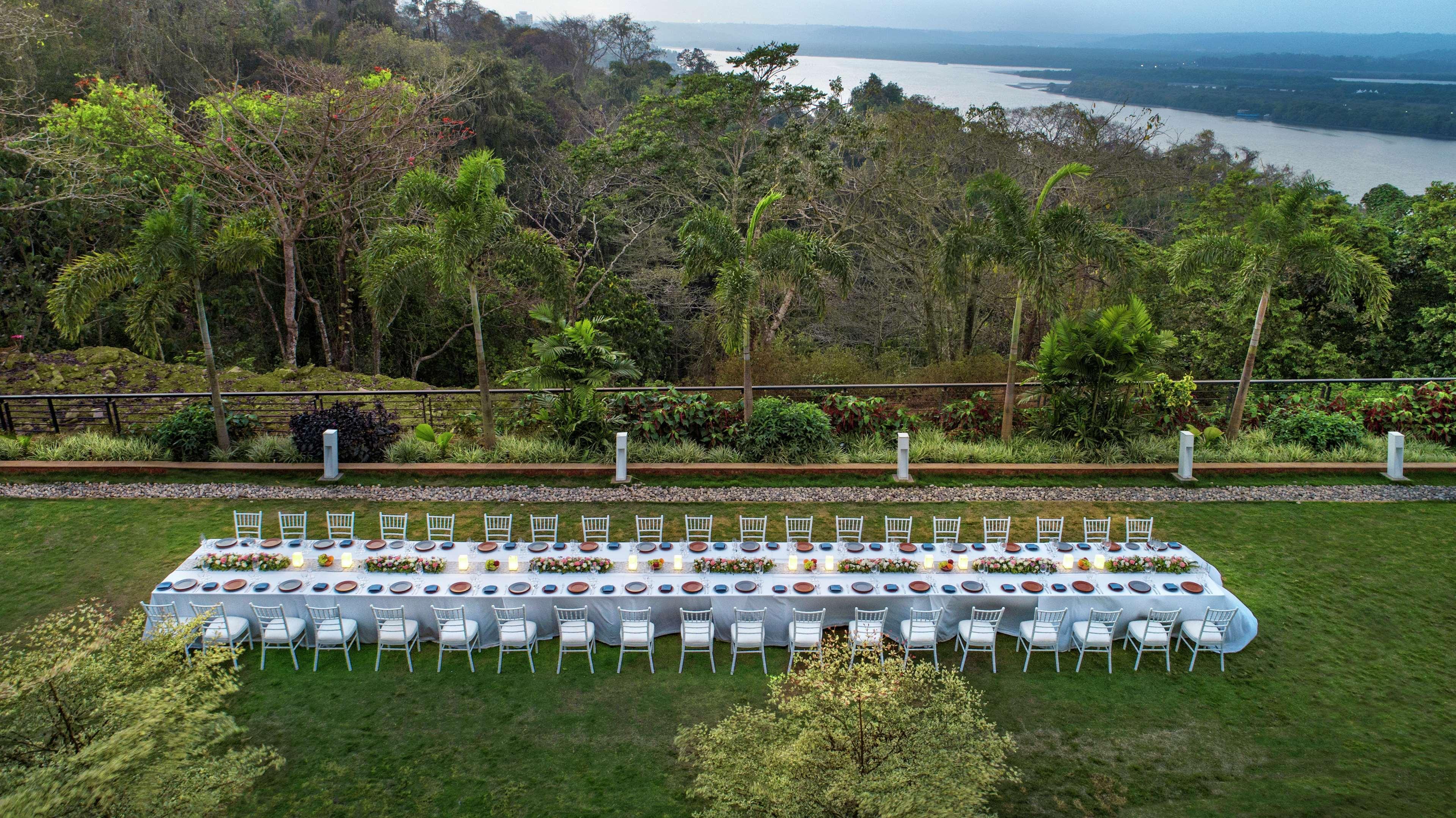 Doubletree By Hilton Goa - Panaji Hotell Eksteriør bilde