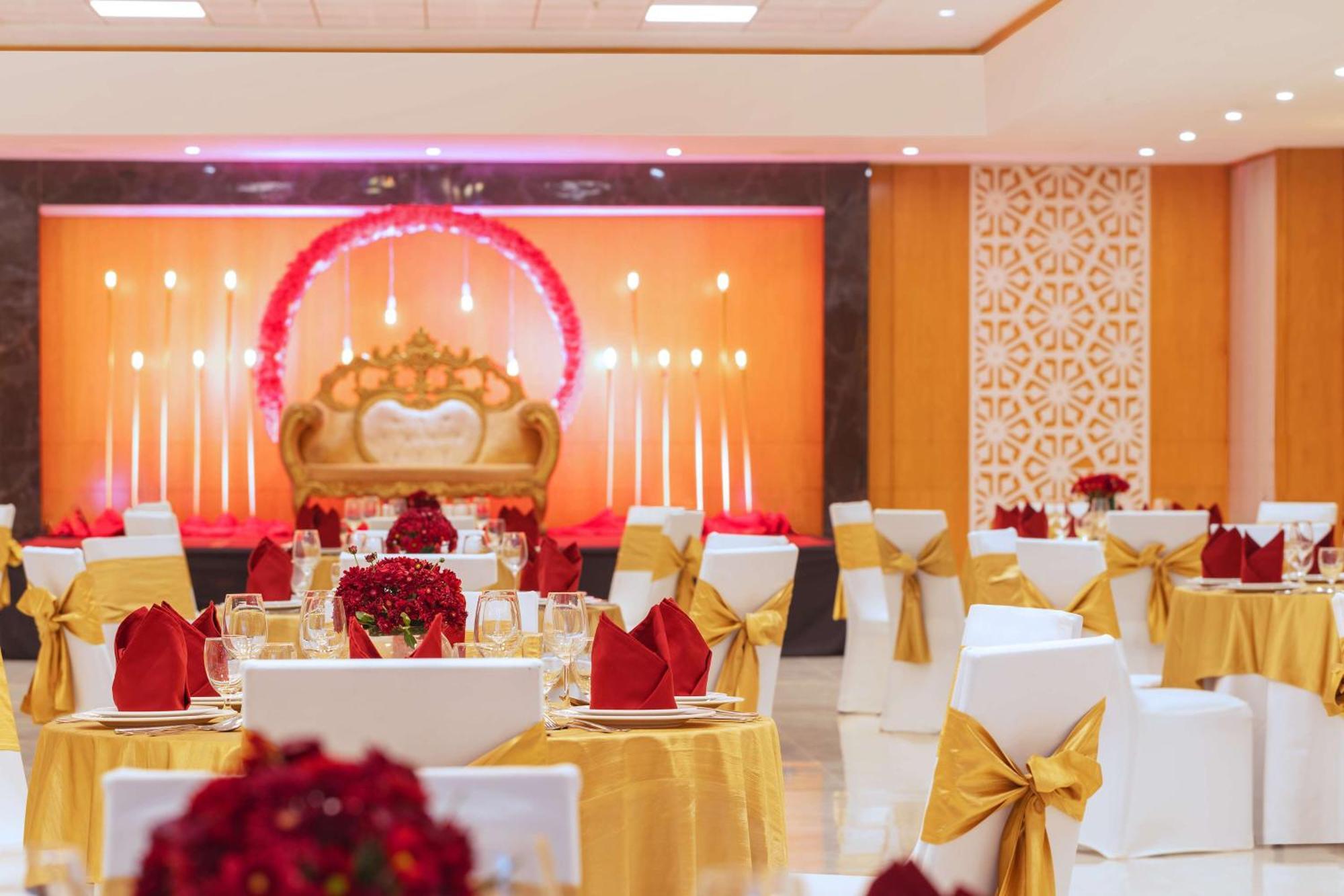 Doubletree By Hilton Goa - Panaji Hotell Eksteriør bilde