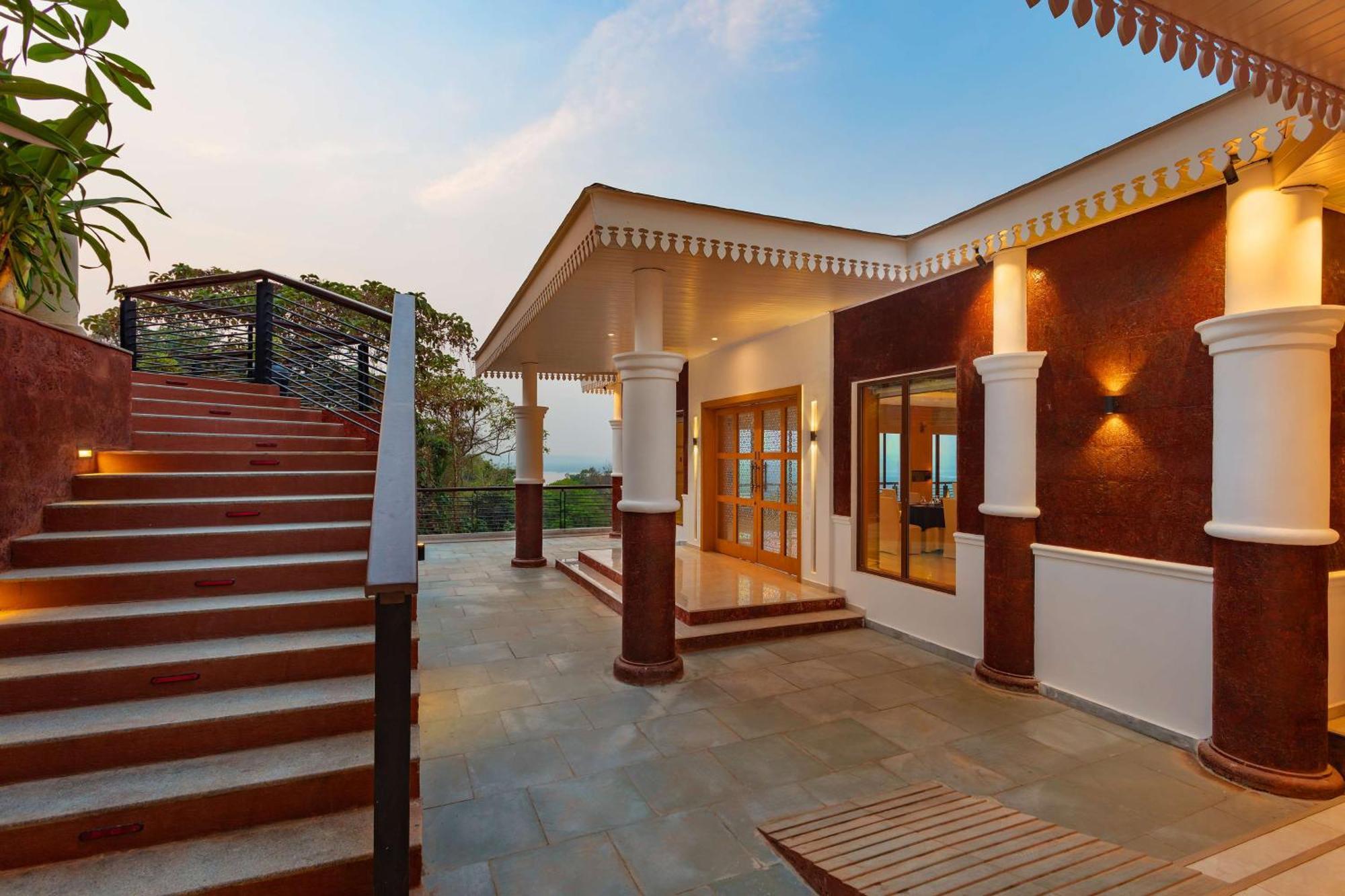 Doubletree By Hilton Goa - Panaji Hotell Eksteriør bilde