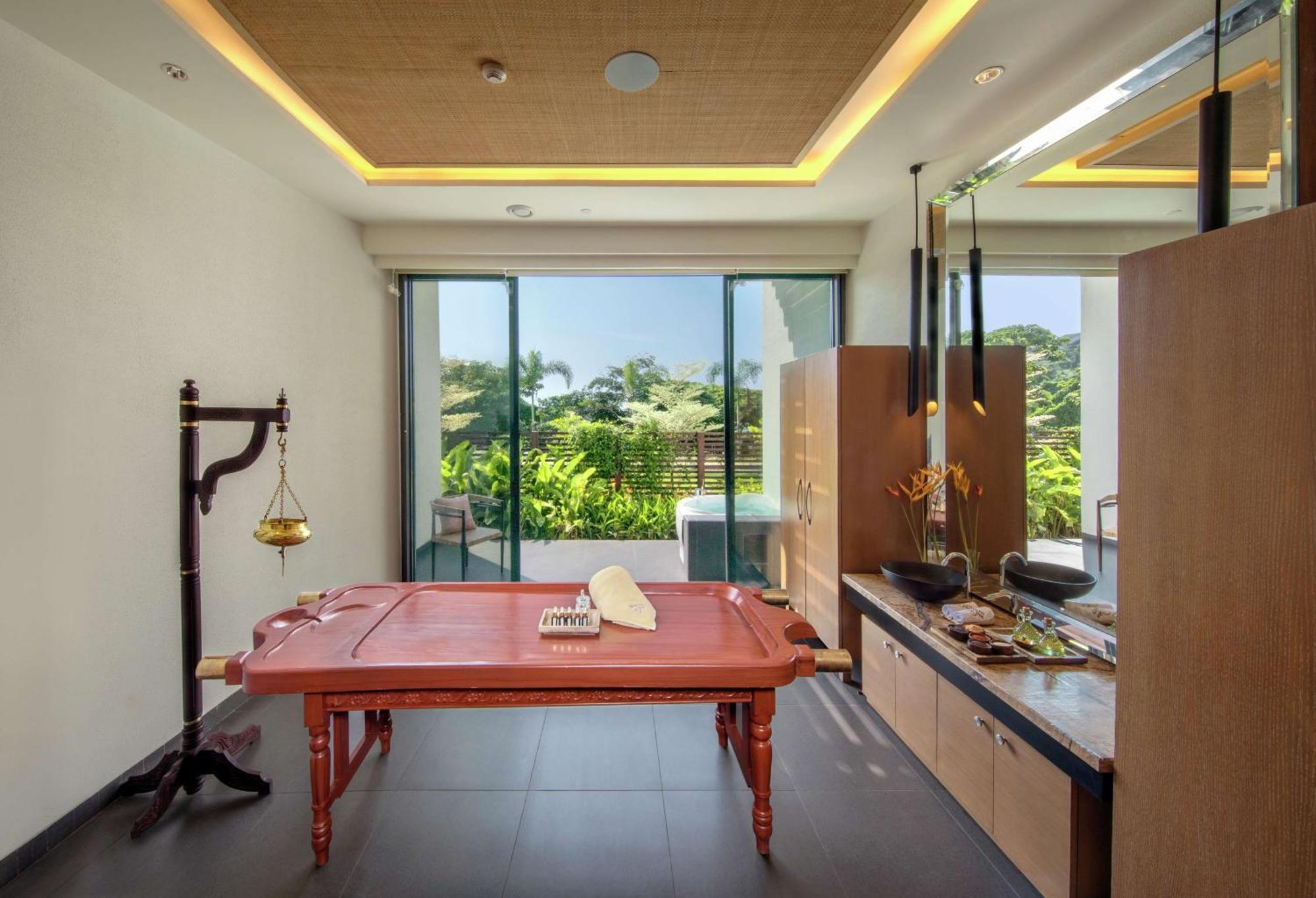 Doubletree By Hilton Goa - Panaji Hotell Eksteriør bilde