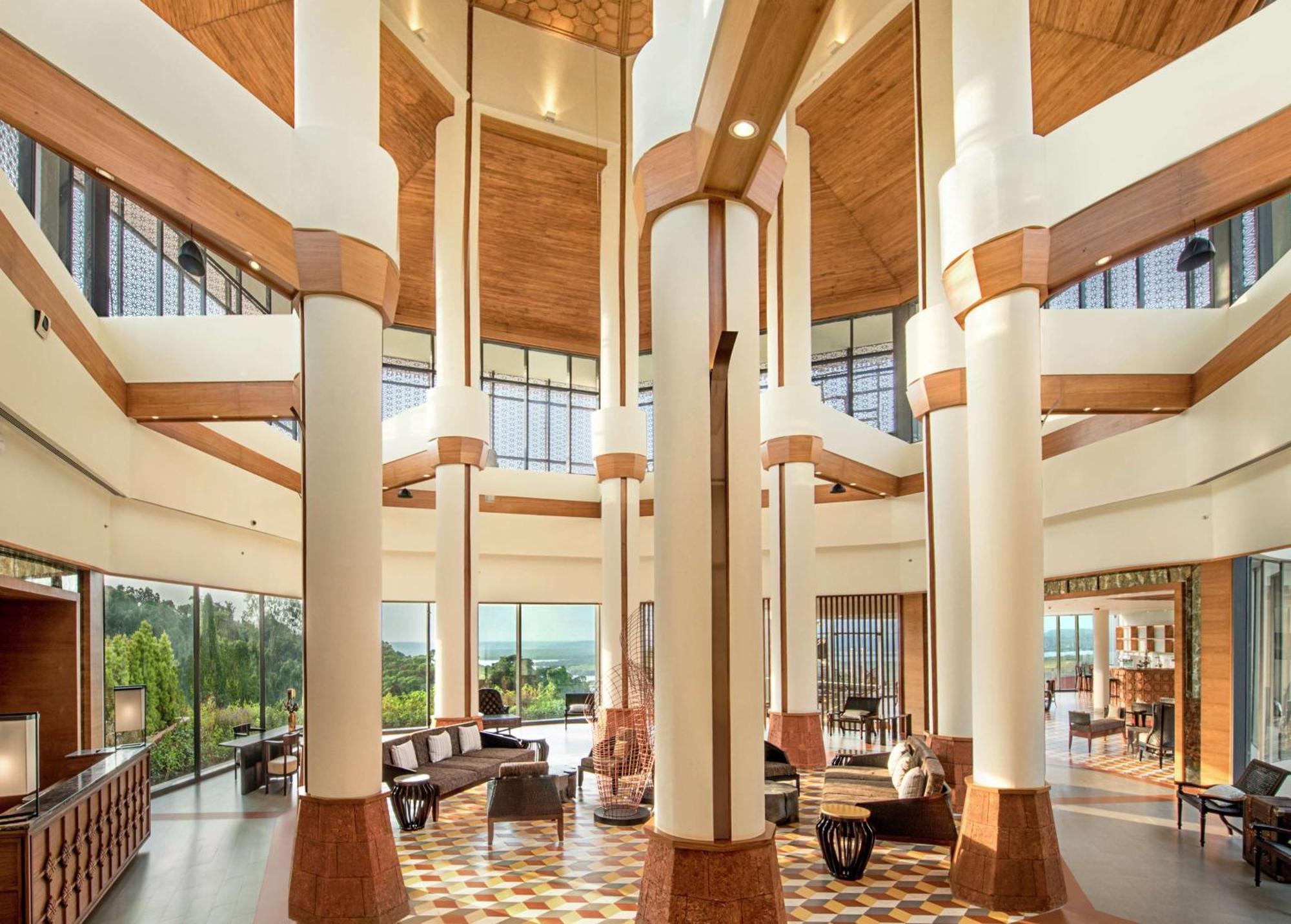 Doubletree By Hilton Goa - Panaji Hotell Eksteriør bilde